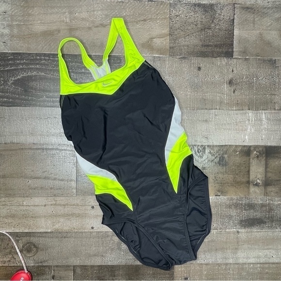 NWT Nike One Piece Colorblock Swimsuit size 10 - Picture 11 of 11